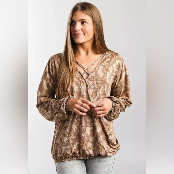 Buckle Daytrip top. Worn once. Size Medium - Picture 1 of 3